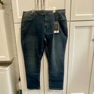 The Perfect Jean Athletic Fit Color Captain